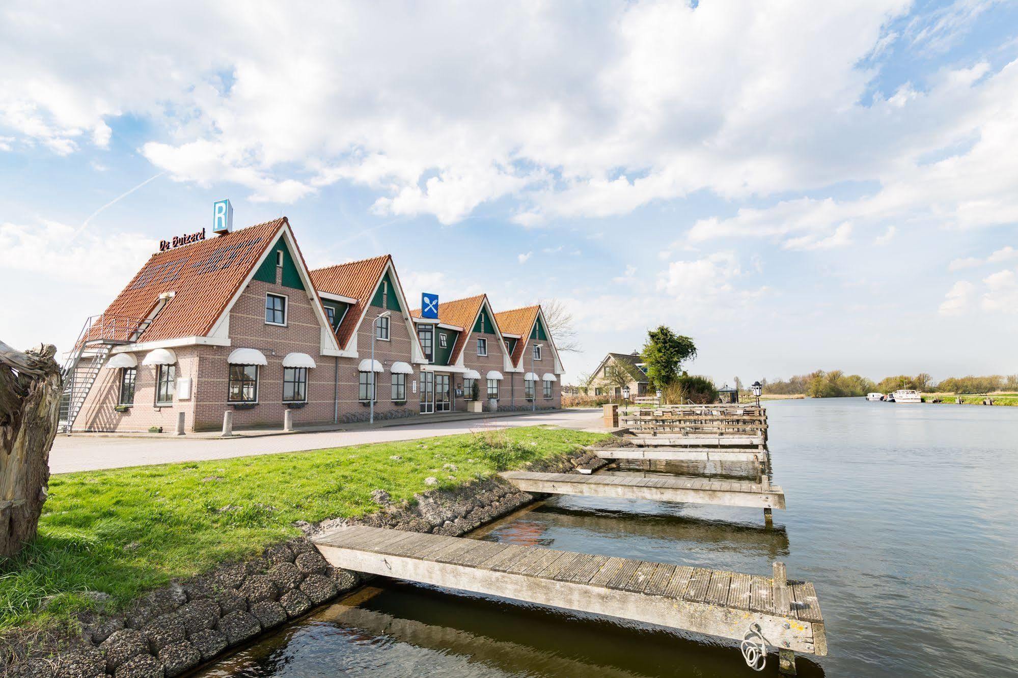 Hotel Restaurant De Buizerd Langedijk Eksteriør billede