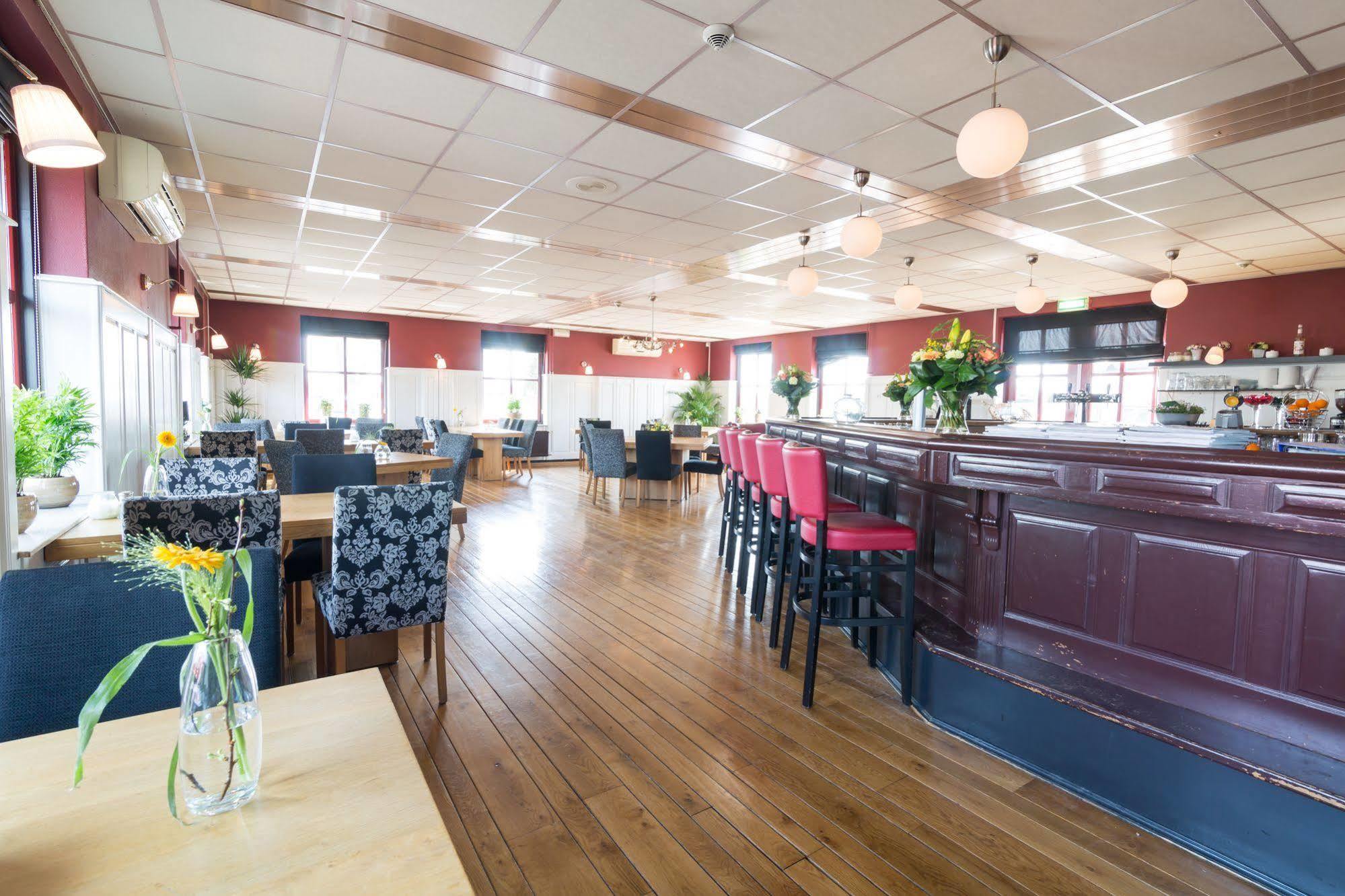 Hotel Restaurant De Buizerd Langedijk Eksteriør billede